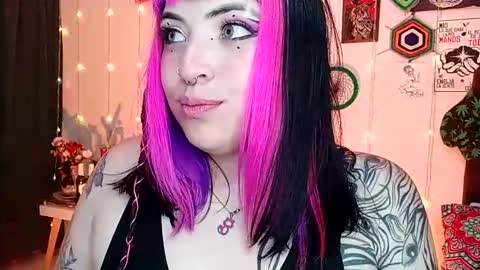 Snapshot of luna_ray420 chatting on January 5, 7:07 am MISS LUNA  online show from January 5, 7:07 am