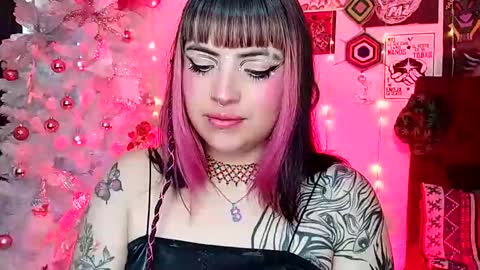 Snapshot of luna_ray420 chatting on December 21, 8:32 pm MISS LUNA  online show from December 21, 8:32 pm