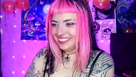 Snapshot of luna_ray420 chatting on March 12, 9:56 pm MISS LUNA  online show from March 12, 9:56 pm