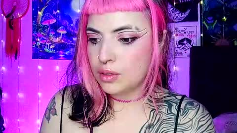 Snapshot of luna_ray420 chatting on February 24, 3:23 am MISS LUNA  online show from February 24, 3:23 am