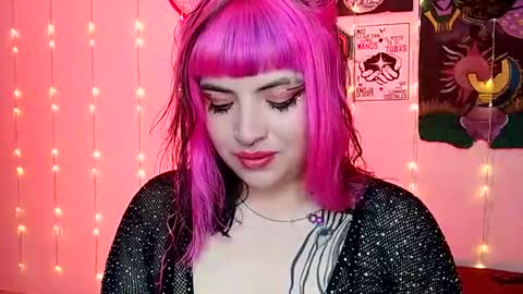 Snapshot of luna_ray420 chatting on January 13, 12:19 am MISS LUNA  online show from January 13, 12:19 am