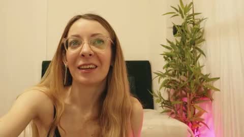 Luna Riva online show from January 19, 9:19 am