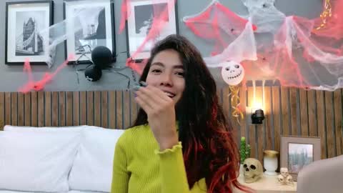 LUNA  online show from November 4, 1:34 pm