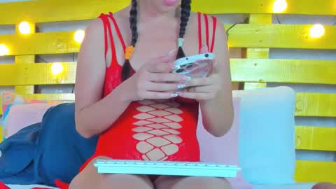 Snapshot of luna_shea chatting on October 9, 11:37 am Luna online show from October 9, 11:37 am