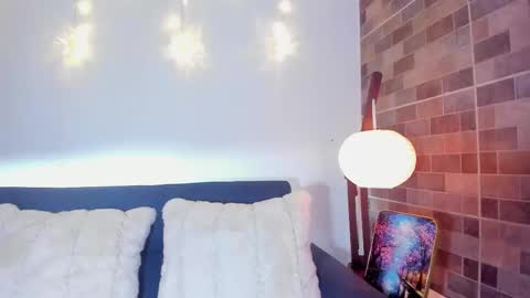 luna_valen online show from February 6, 9:17 pm