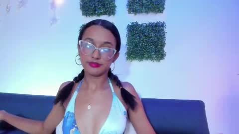 luna_valen online show from February 18, 4:01 am