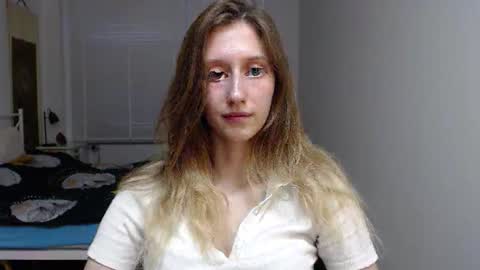 Snapshot of luna_xsensual chatting on October 8, 6:30 am L U N A online show from October 8, 6:30 am