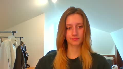 Snapshot of luna_xsensual chatting on February 26, 11:11 am L U N A online show from February 26, 11:11 am