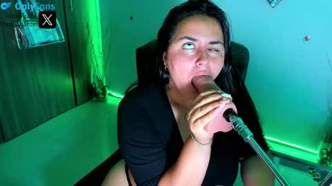 Luna Hatzel online show from December 10, 7:37 am