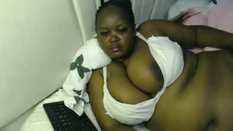 lunabloom01 online show from March 9, 11:42 pm