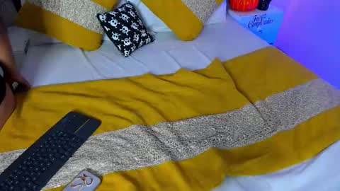LunaDuqee online show from October 21, 11:48 am
