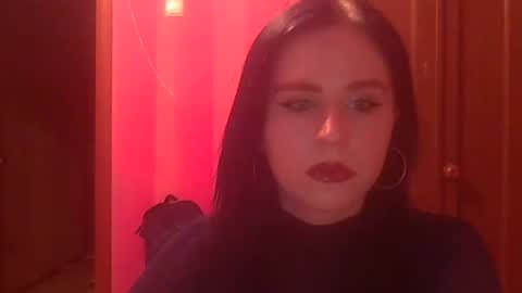 lunamystique_ online show from January 22, 9:54 pm