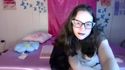 lunaquinn45 online show from November 9, 4:43 pm