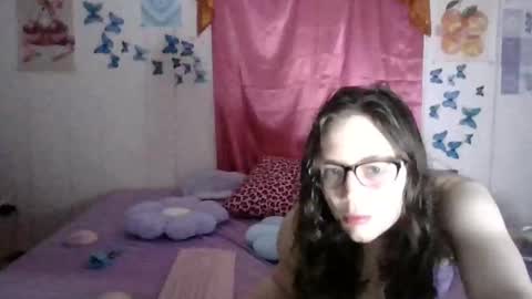 Snapshot of lunaquinn45 chatting on September 23, 1:21 am lunaquinn45 online show from September 23, 1:21 am