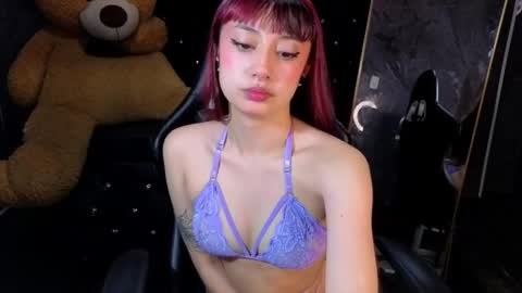lunara_b online show from March 13, 8:01 pm