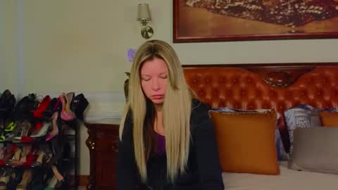 Luna Rishi online show from February 23, 7:10 am