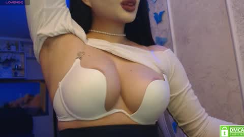 Snapshot of lunarose77 chatting on September 19, 8:34 pm Luna  online show from September 19, 8:34 pm