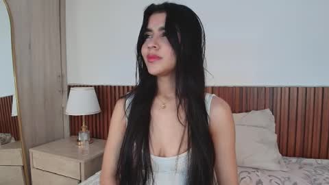 Luna Rousse online show from April 11, 3:33 am