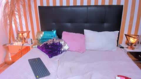 Luna Toledo online show from December 5, 2:04 pm