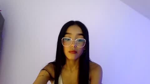 Luna   online show from July 16, 4:49 am