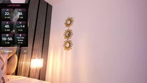 Luna   online show from April 18, 4:20 pm