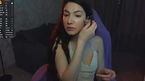 lunavirelle online show from April 19, 9:32 am