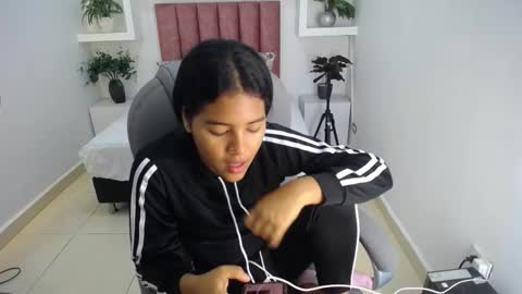 Luni Love online show from March 21, 12:43 pm