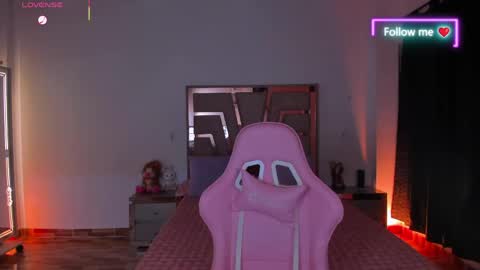 LUNA ROSE online show from April 22, 3:02 am