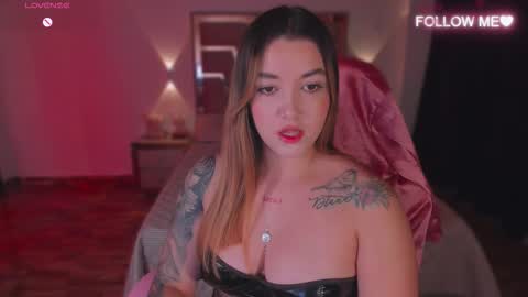 LUNA ROSE online show from November 29, 5:04 am