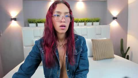 L U N N A online show from October 29, 4:03 am