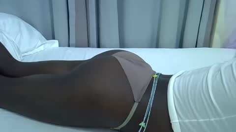 sweet girl online show from November 19, 10:19 pm