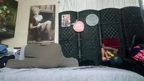 .Clarissa. Follow me on Instagram   miss buns  online show from November 25, 6:23 am