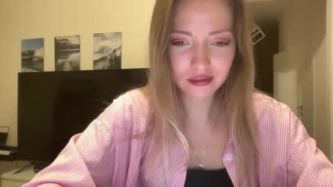 lusiluv online show from October 11, 9:18 pm