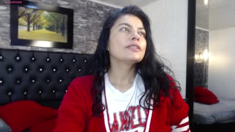 Snapshot of lust_mom chatting on December 4, 10:40 am Angela 3 online show from December 4, 10:40 am