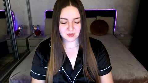lux_lizz online show from February 17, 11:37 pm