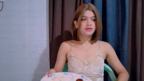 queen lux online show from December 21, 11:27 am