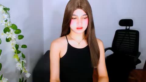 queen lux online show from November 8, 8:06 am