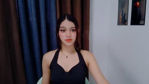 queen lux online show from July 18, 2:13 am