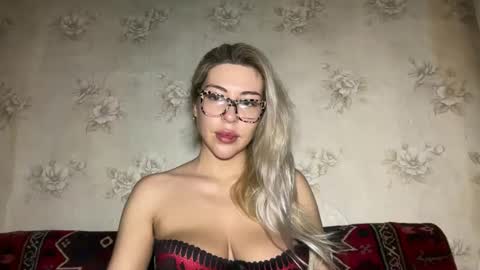 LuxSonyaStar online show from November 15, 1:13 pm