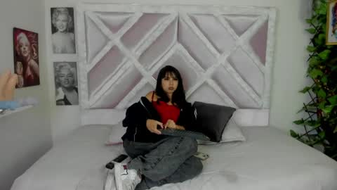 Lux online show from April 18, 7:58 pm