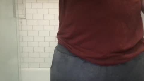 lvguynextdoor440656 online show from March 14, 3:21 am