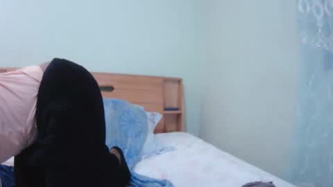 lycia01 online show from April 12, 7:45 am