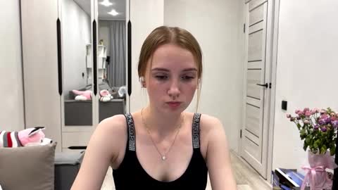 Snapshot of lydiatrowell chatting on October 20, 1:38 pm Carolina online show from October 20, 1:38 pm