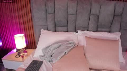 Lyhana Lee online show from October 22, 12:51 pm