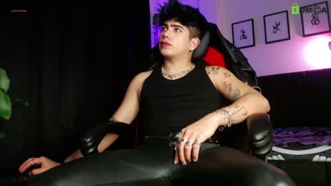 Lyle Bennett Freelance Model online show from April 28, 11:47 am