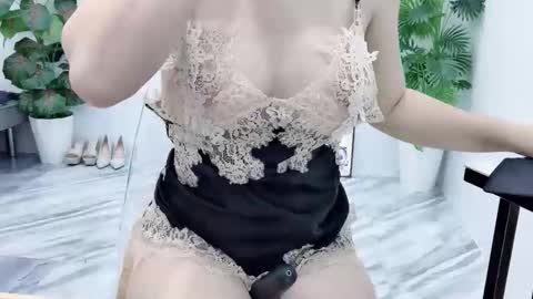 Snapshot of lyly_sweet97 chatting on October 2, 8:46 am lyly_sweet97 online show from October 2, 8:46 am