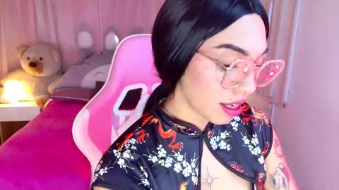 Lyna love online show from October 15, 8:31 pm