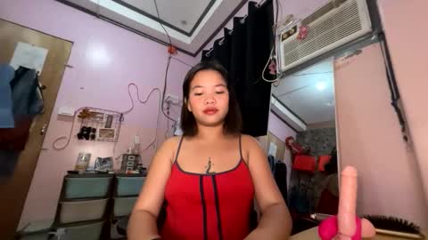 Snapshot of lynieeefck chatting on October 13, 12:51 pm I am Lyn- DONT FORGET TO FOLLOW ME online show from October 13, 12:51 pm