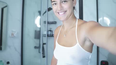  LYNN  online show from October 22, 6:38 am