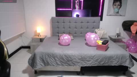 lynn_turner_ online show from April 19, 12:17 pm